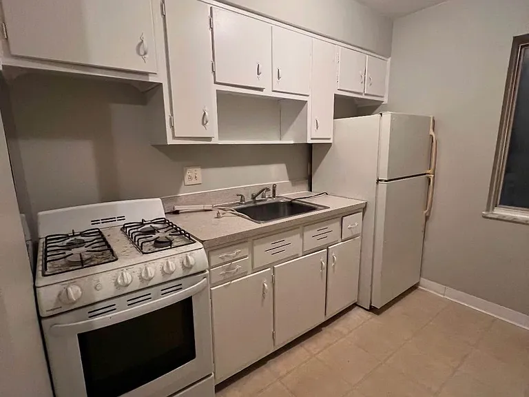 3333 W Broad St — Photo 4