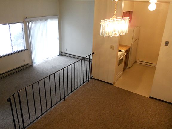 3rd image of 1315 E Broadway St APT 9