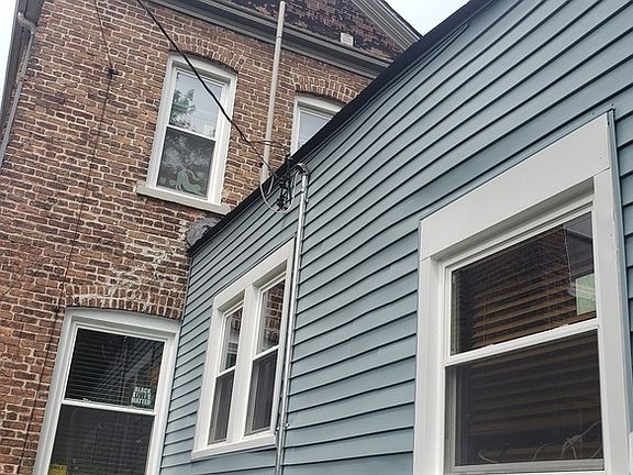 3rd image of 11235 S Forrestville Ave Room 1