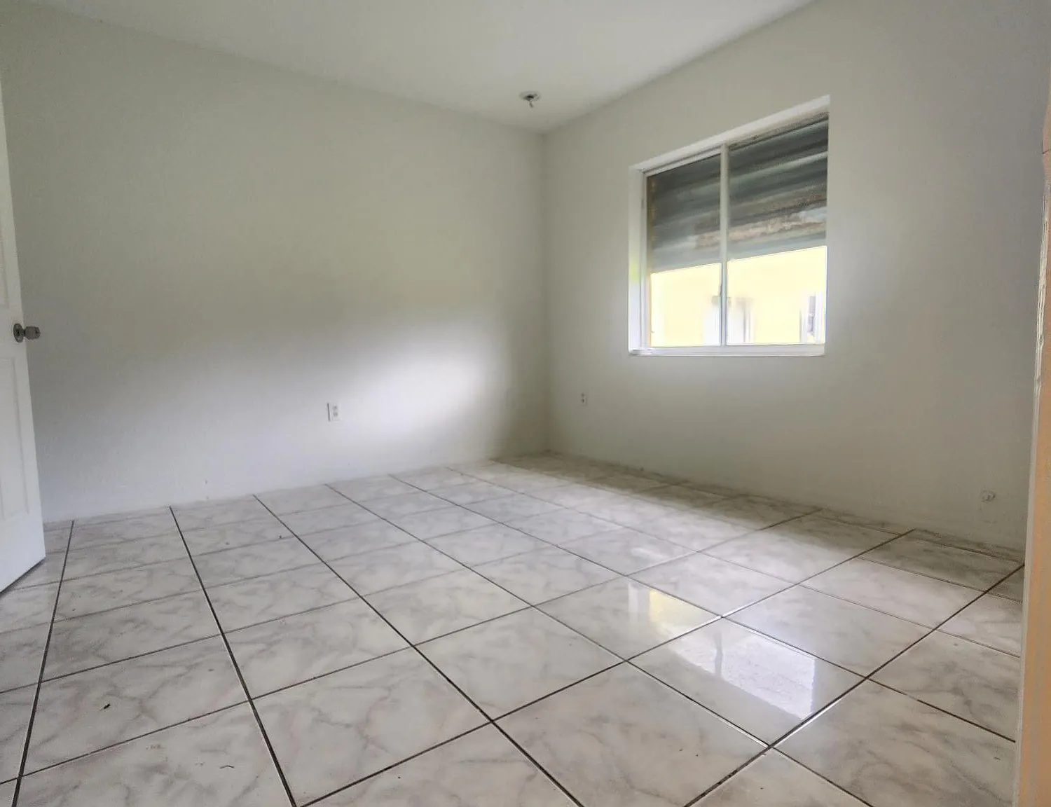 4 bed, 1600 sqft, $3,200 — Photo 3