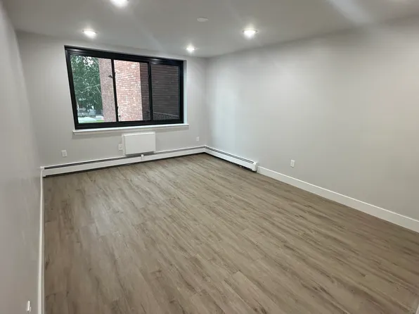 282 Collins St #209, Hartford, CT 06105