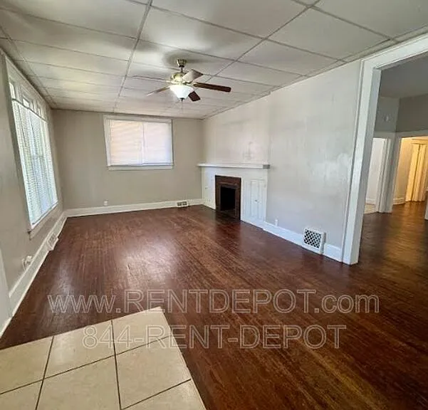821 E Gum St — Photo 2