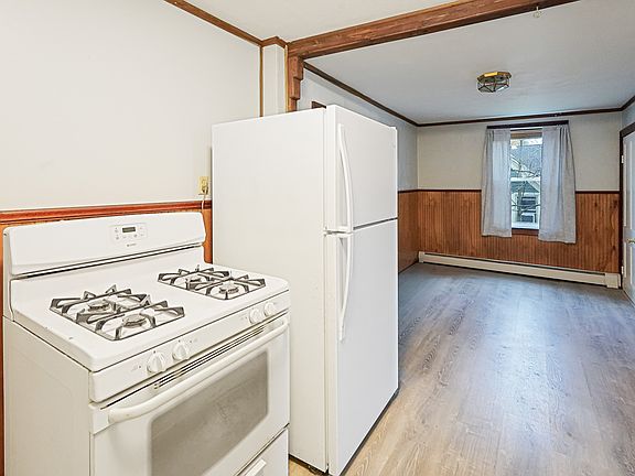 4th image of 269 School St #B