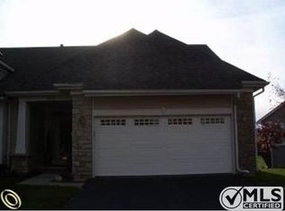 315 Stony Lake Dr #1, Oxford, MI 48371