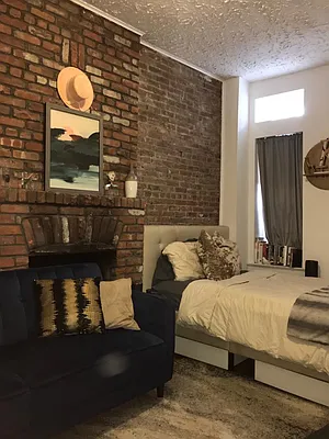 Rented by Compass | media 18