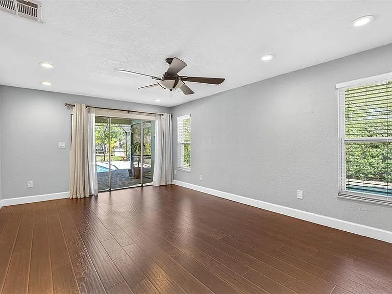 2111 Paddock Cir — Photo 20