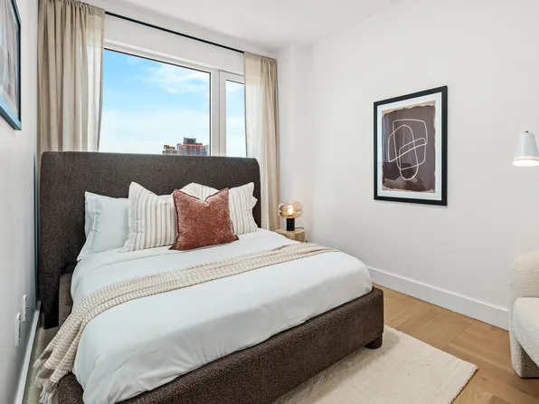 526 Baltic Street image 10 of 61