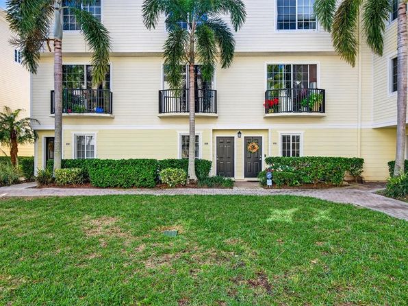 9739 Meadow Field Cir