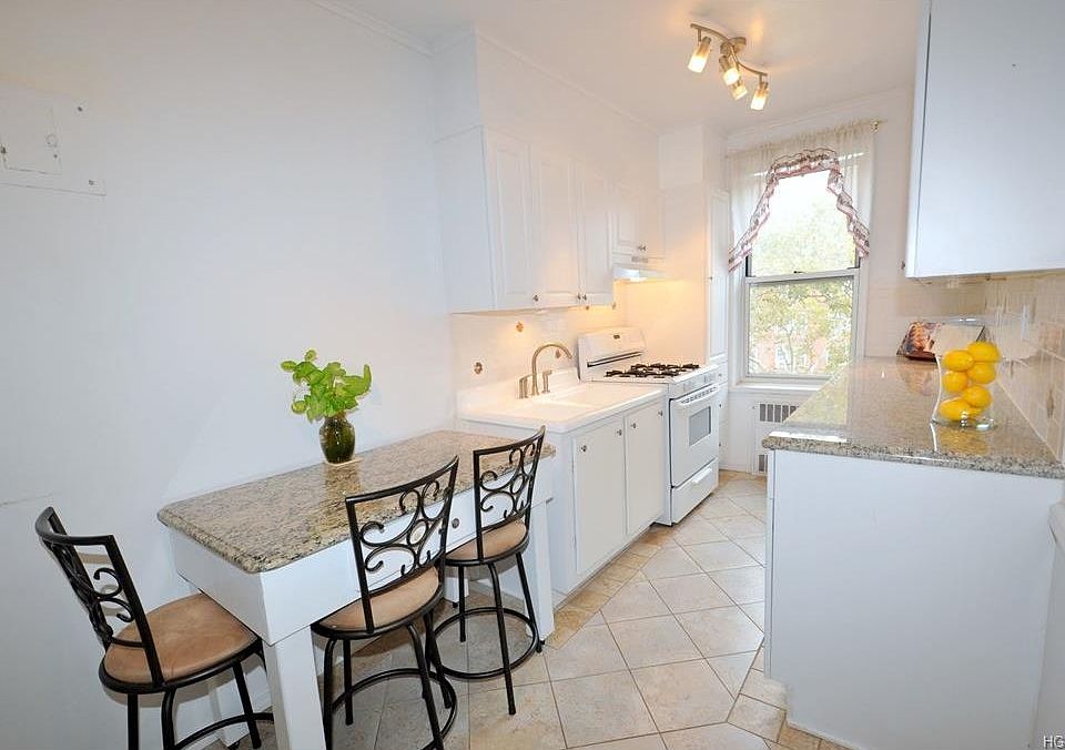 1st image of 491 Riverdale Ave APT 5B