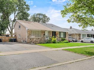19 Dunsany Cres, Toronto, ON M9R3W7