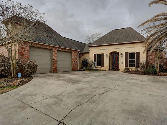 4th image of 204 Martele Blvd
