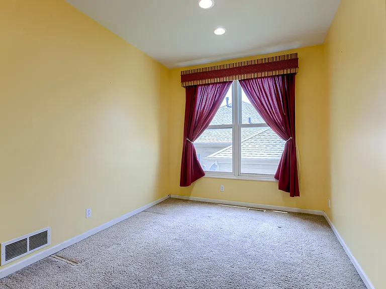 17015 Briar St — Photo 12
