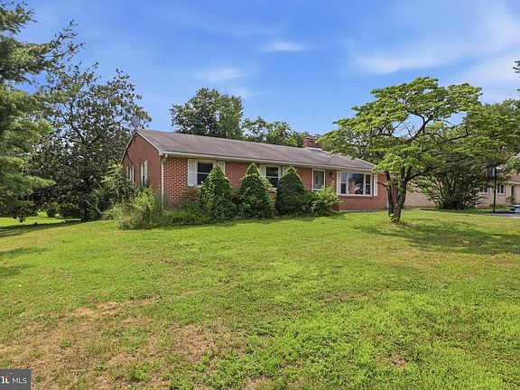 3rd image of 2400 Derry Rd