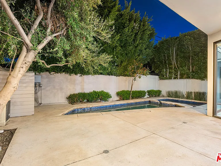 528 N Crescent Heights Blvd — Photo 34