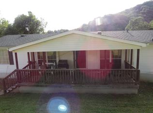 129 Floyd St, Cedar Bluff, VA 24609