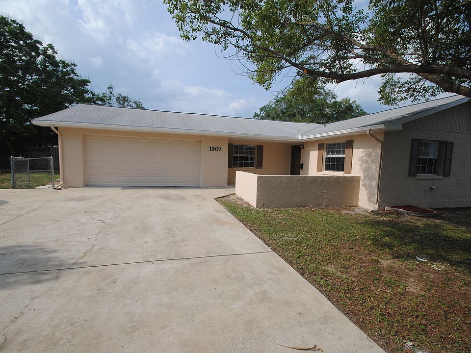 1st image of 1307 Nichols Dr