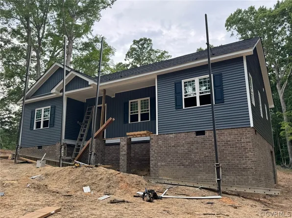 162 Maple Hills Ln, Cartersville, VA 23027