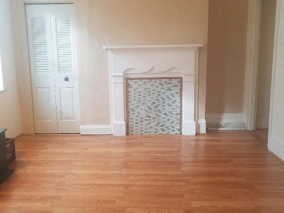 Living room (3/3)