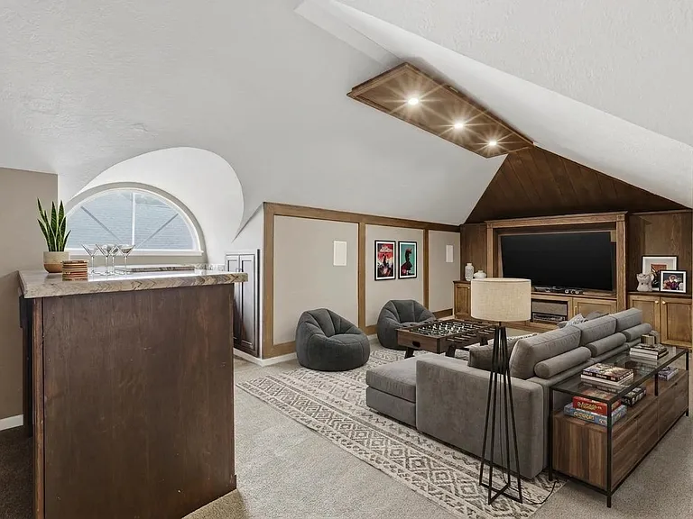 3315 Riviera Dr — Photo 38