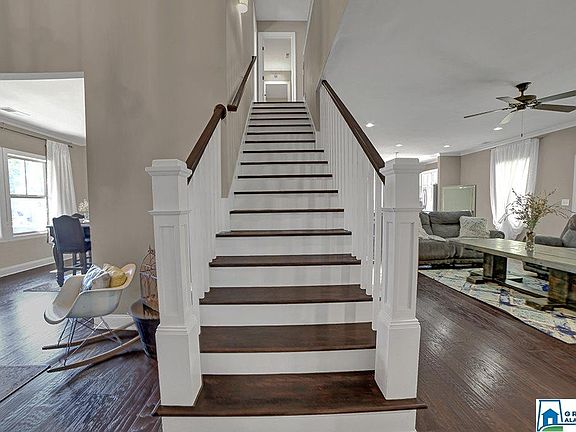 5th image of 306 Woodbury Dr