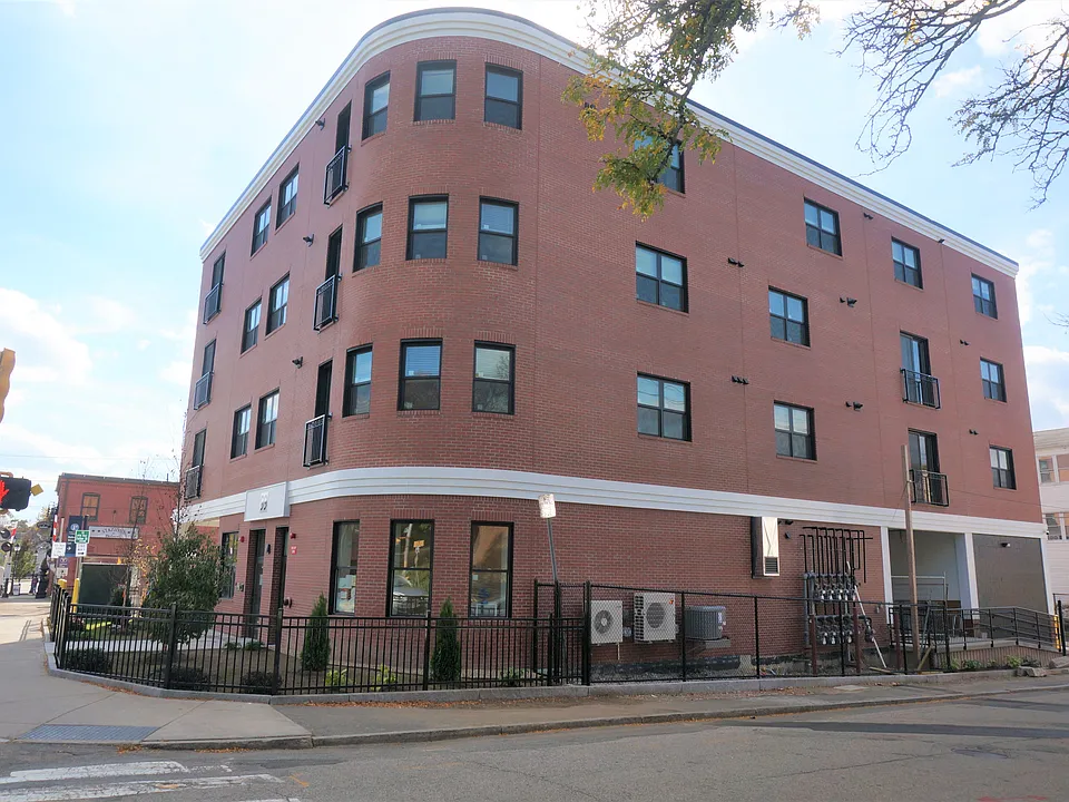99 Moody St #5
