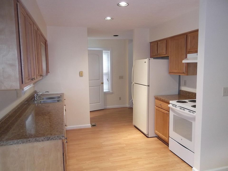 Fully equipped galley kitchen