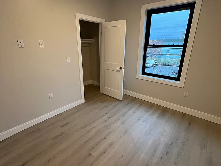 56 Sachem St #5 — Photo 5