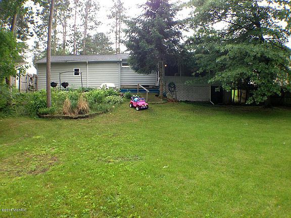 2nd image of 10933 Woodbushe Dr SE