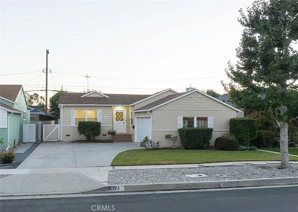 3 bed, 1620 sqft, $6,500 — Photo 1
