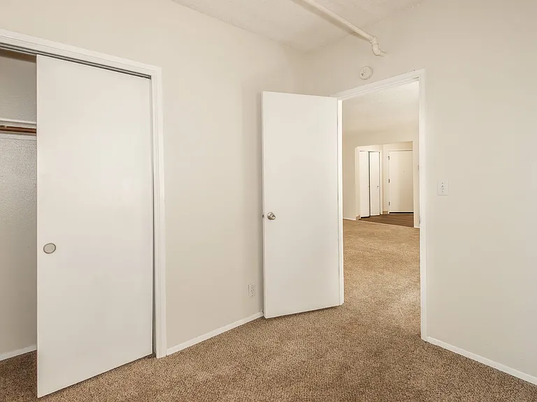 Grandview Apartments — Photo 13