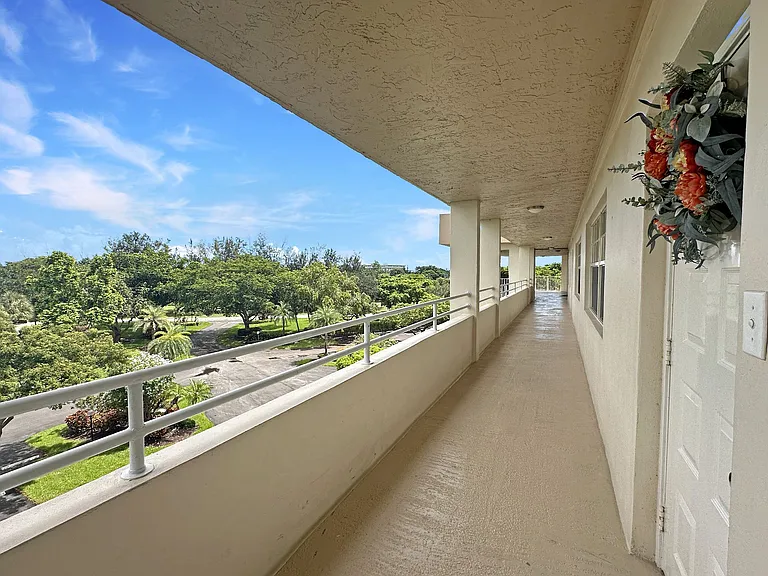 535 Oaks Dr #504 — Photo 22