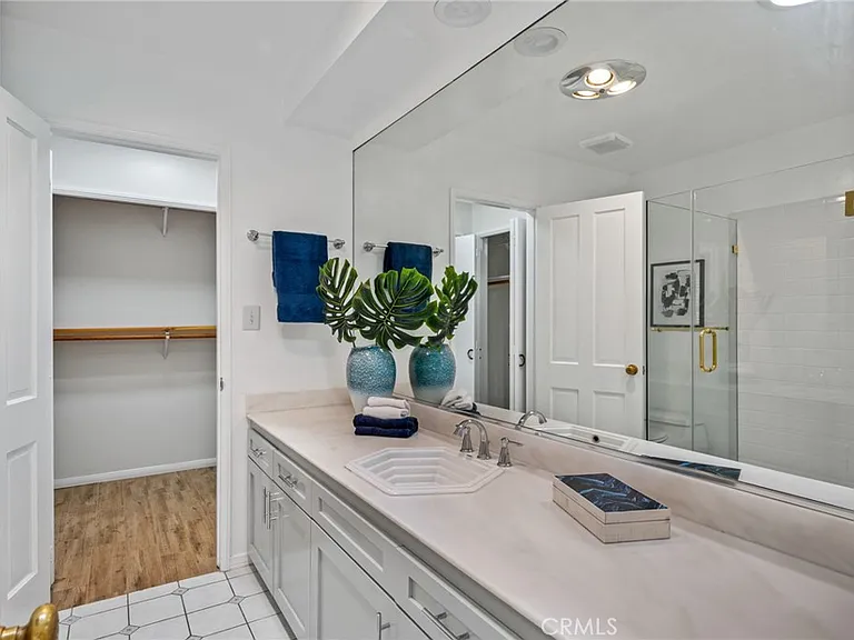 1557 Granvia Altamira — Photo 17
