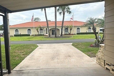 2nd image of 822 Village Drive