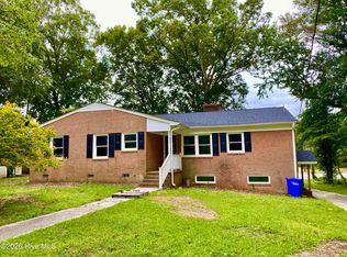 1910 E 9th St, Winterville, NC 27858