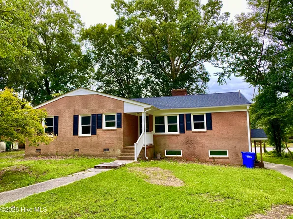 1910 E 9th St, Winterville, NC 27858