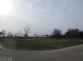 2401 S Main St, Bloomington, IL 61704