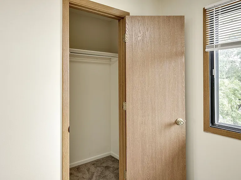 Gold Coast Apartments — Photo 17