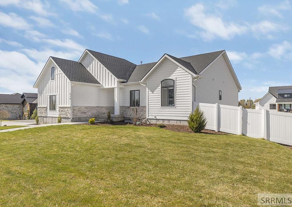 1st image of 970 Pine Brook Ln