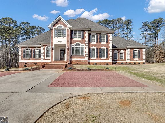 2nd image of 115 Winding Way