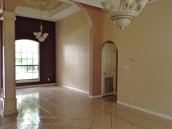 3rd image of 410 Guayavitos Ln