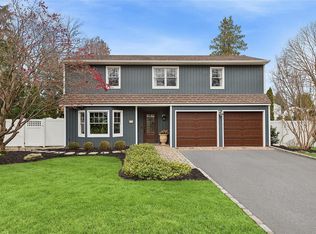 315 Frost Pond Rd, Glen Head, NY 11545