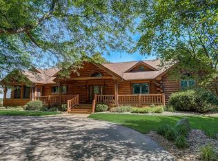 37984 Delafield Rd, Oconomowoc, WI 53066