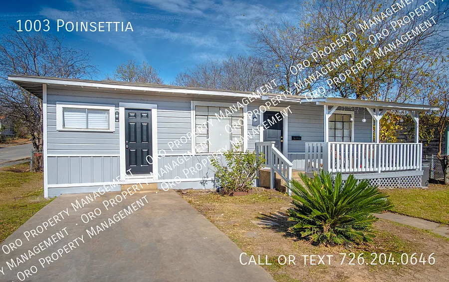 1003 Poinsettia — Photo 4