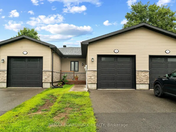 32 David St #B, Edwardsburgh/cardinal, ON K0E 1X0