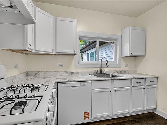 4th image of 14741 Riverside Dr