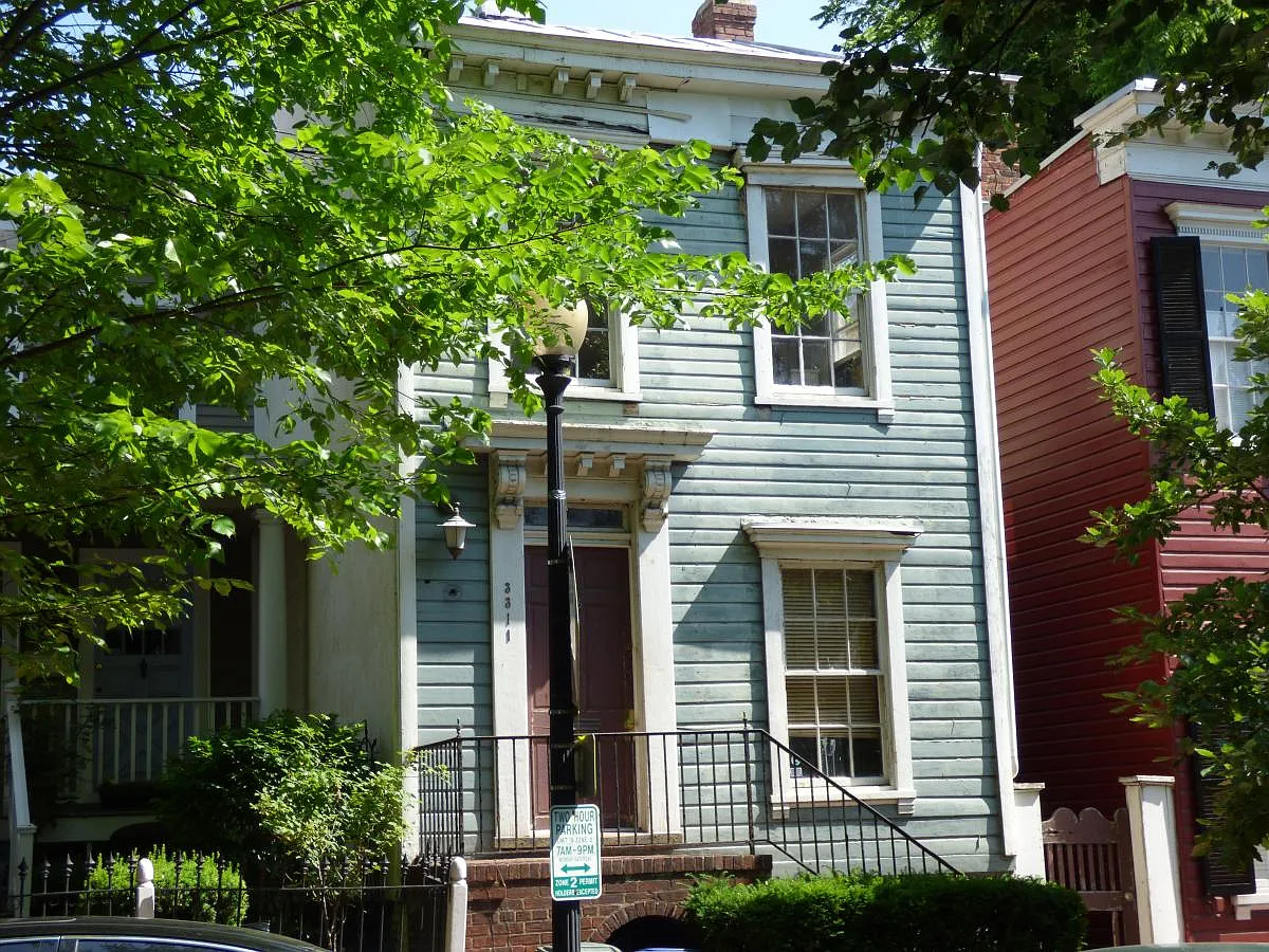 Building Photo - 3311 Q St NW