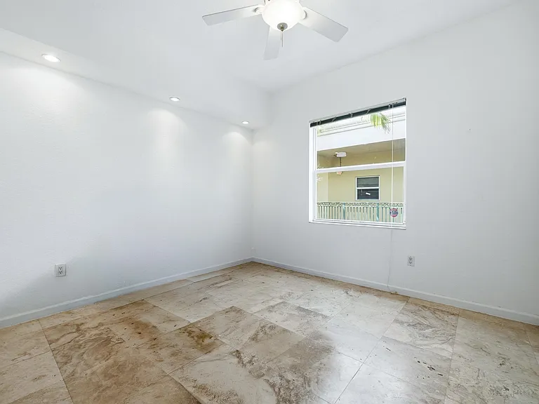 1640 Presidential Way #501 — Photo 25