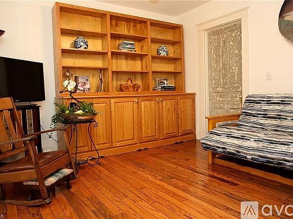5th image of 416 McAdoo Ave