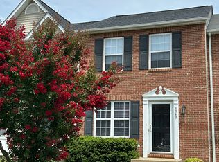 3943 Saint Michaels Sq, Fredericksburg, VA 22408