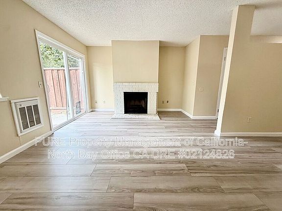 5th image of 687 Racquet Club Cir